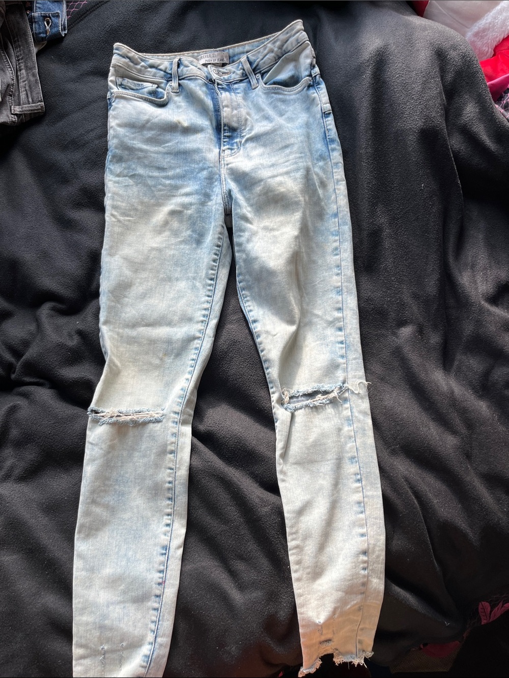 Forever21 Light Wash Women's Distressed Skinny Jeans - Blue
